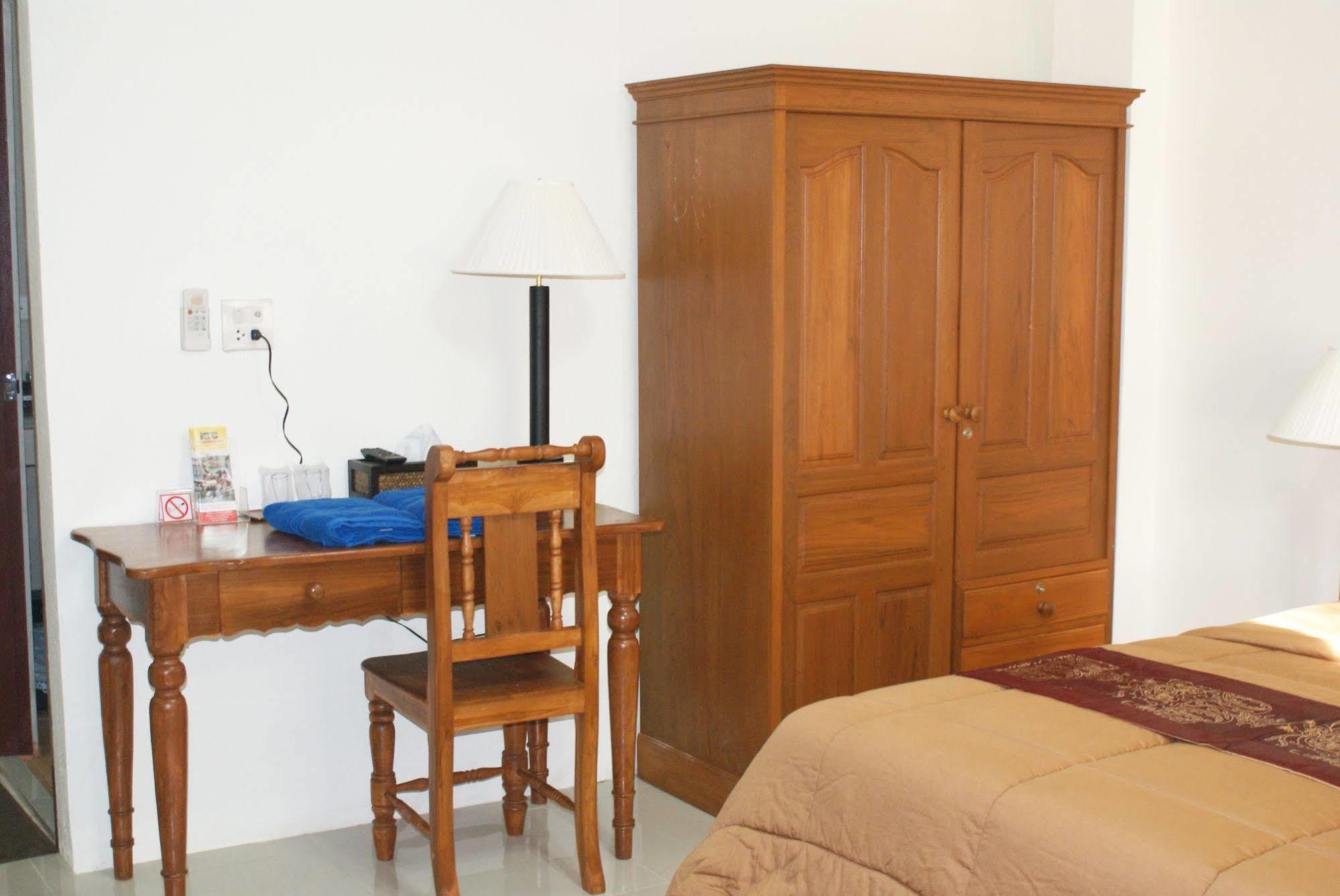 Tara Bed And Breakfast Kanchanaburi Exterior photo