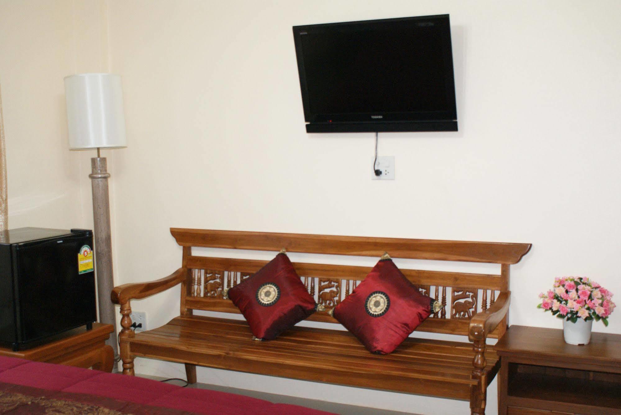 Tara Bed And Breakfast Kanchanaburi Exterior photo
